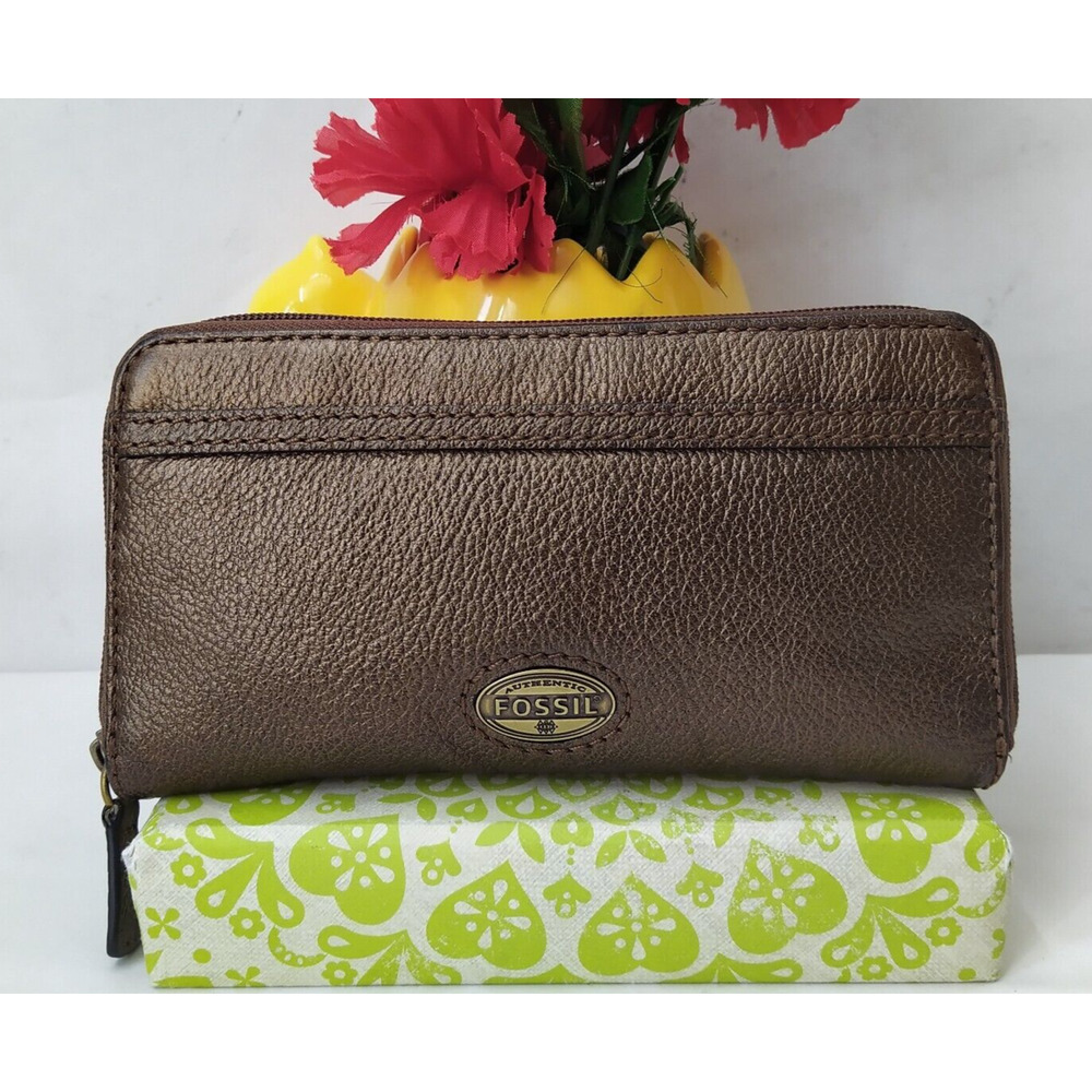 Fossil Metallic Brown Pebbled Leather Zip Around Credit Card ID Window Wallet